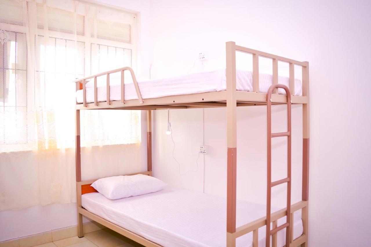 Yoyo Airport Hostel Negombo Exterior photo