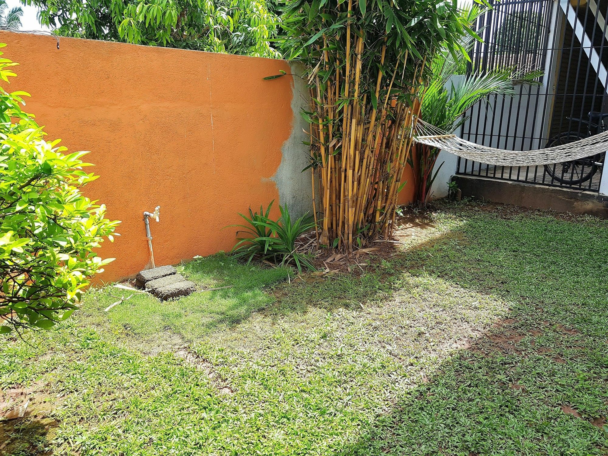 Yoyo Airport Hostel Negombo Exterior photo
