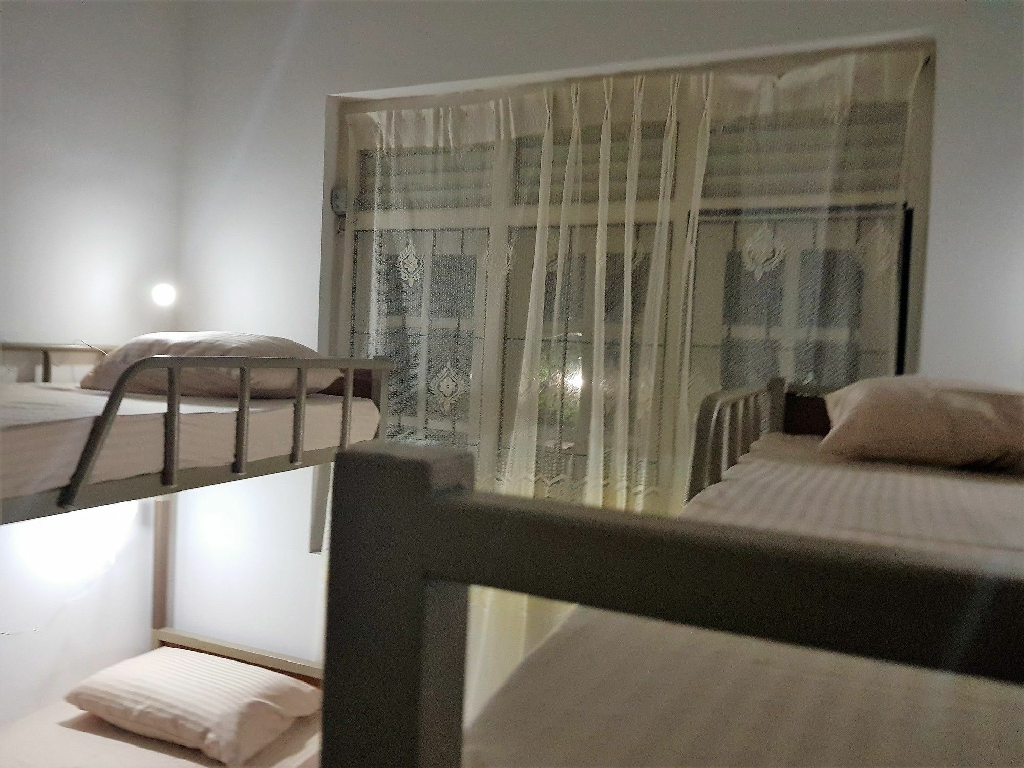 Yoyo Airport Hostel Negombo Exterior photo